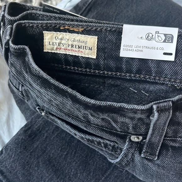 ✨BRAND NEW! ✨Perfect condition NEVER WORN Black Levi’s size 27 x 29. - Picture 6 of 7